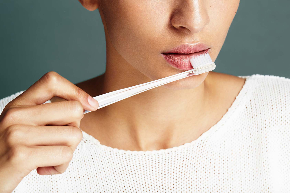 Как сделать губы пухлее в домашних условиях?